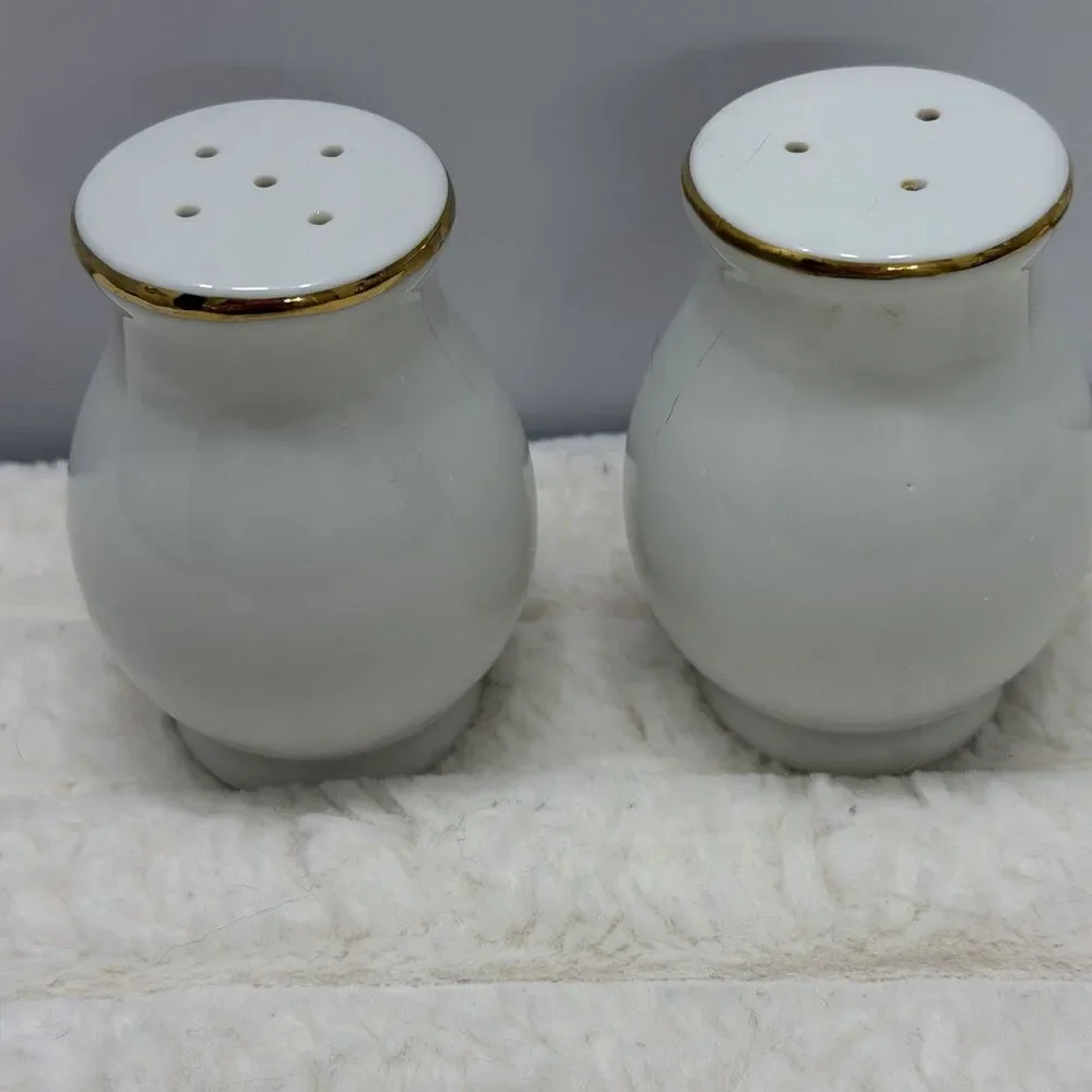 Vintage Holly Hobbie Salt/Pepper Shakers Ceramic Porcelain Gold Trim Christmas